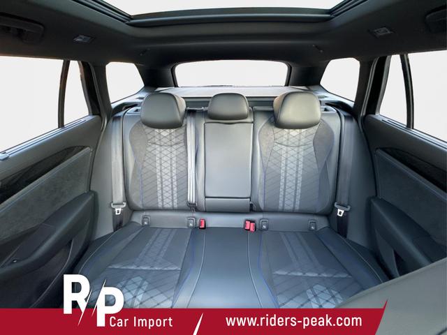 Volkswagen / Passat Variant / Schwarz / / / 4WD+PANO+AHK+HARMAN+NAVI+HUD+Matrix+ACC, Beispielbilder, ggf. teilweise mit Sonderausstattung