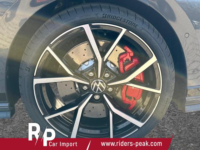 Volkswagen / Golf / / / / PANO+MATRIX+HUD+HARMAN+NAVI+360 KAMERA+19 LM, Beispielbilder, ggf. teilweise mit Sonderausstattung