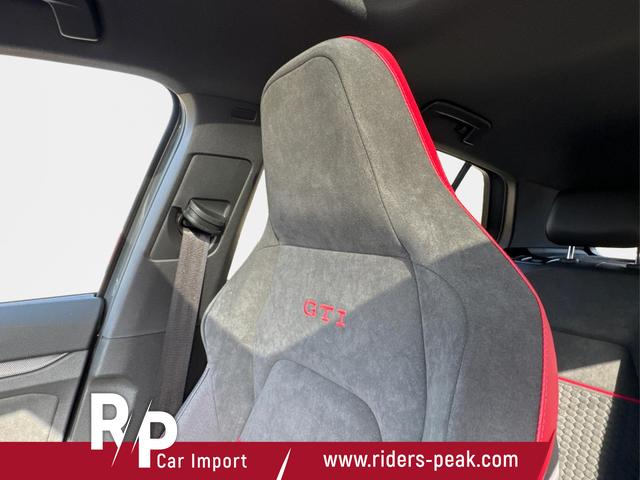 Volkswagen / Golf / / / / PANO+MATRIX+HUD+HARMAN+NAVI+360 KAMERA+19 LM, Beispielbilder, ggf. teilweise mit Sonderausstattung