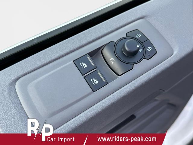 Volkswagen / T7 Caravelle / / / / LR+9 Sitze+AHK+KLIMAAUT.+KAMERA+PDC+LED