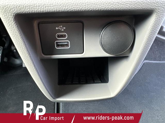 Volkswagen / T7 Caravelle / / / / LR+9 Sitze+AHK+KLIMAAUT.+KAMERA+PDC+LED