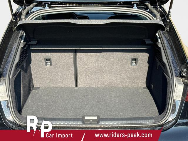 Audi / A3 Sportback / Schwarz / / / ACC+KAMERA+SHZ+LED+16LM+APP