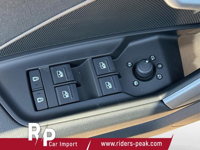 Audi / A3 Sportback / Schwarz / / / ACC+KAMERA+SHZ+LED+16LM+APP