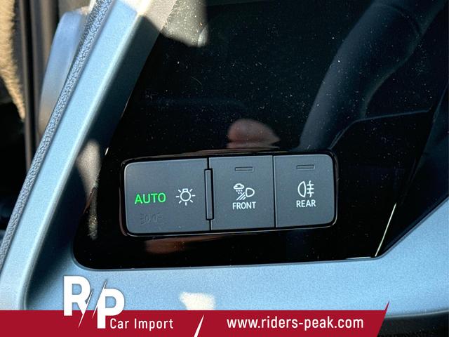 Audi / A3 Sportback / Schwarz / / / ACC+KAMERA+SHZ+LED+16LM+APP