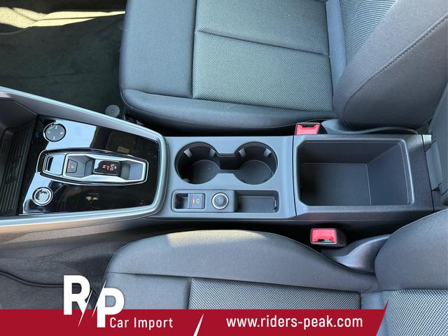 Audi / A3 Sportback / Schwarz / / / ACC+KAMERA+SHZ+LED+16LM+APP