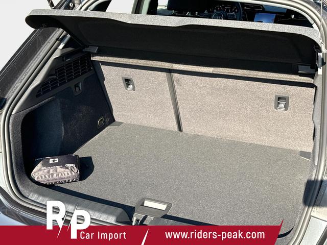 Audi / A3 Sportback / Grau / / / ACC+KAMERA+SHZ+LED+16LM+APP