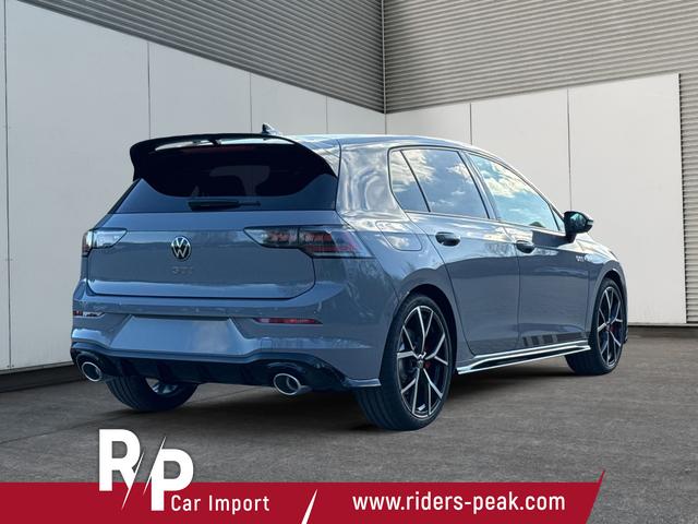 Volkswagen / Golf / Grau / / / PANO+MATRIX+HUD+HARMAN+NAVI+360 KAMERA+19 LM