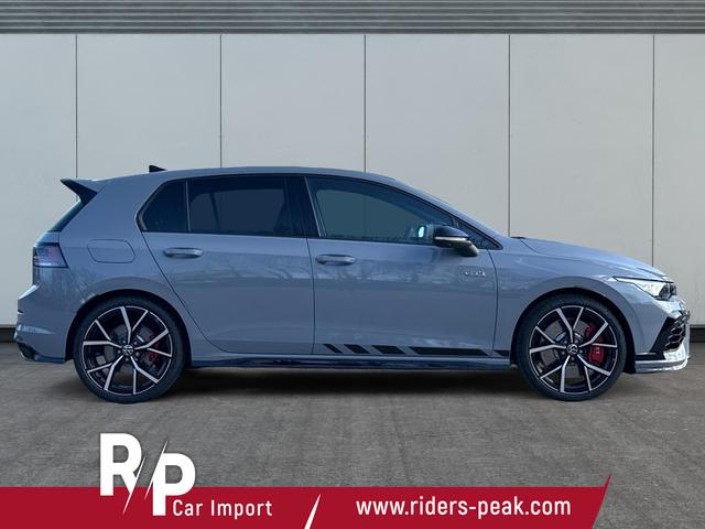 Volkswagen / Golf / Grau / / / PANO+MATRIX+HUD+HARMAN+NAVI+360 KAMERA+19 LM