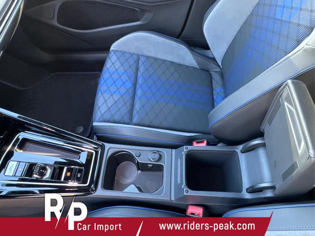 Volkswagen / Golf / / / / 4x4+PANO+MATRIX+HUD+HARMAN+NAVI+360 KAMERA+19 LM