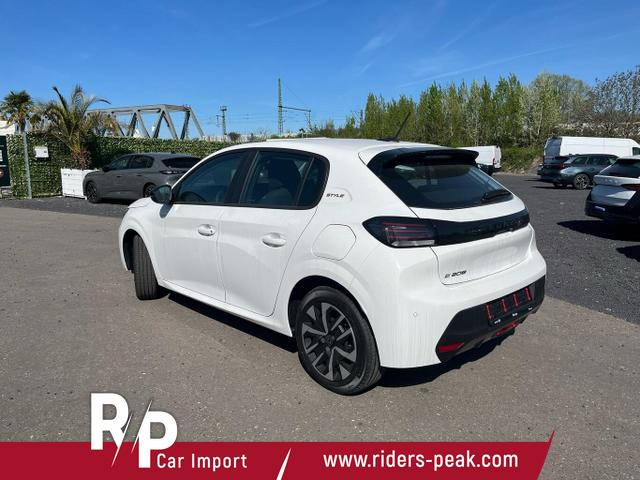 Peugeot 208 136 Style 11kW-OBC LED PDC MirrorL Temp 