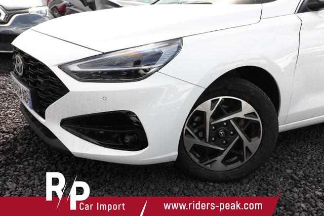 Hyundai i30 Advantage 1.5 T-GDI 140 DCT LED NAV KAM SHZ 