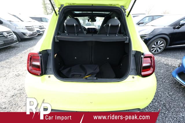 Abarth 500e Turismo 42 kWh LED Pano Nav JBL SHZ Kam PDC 