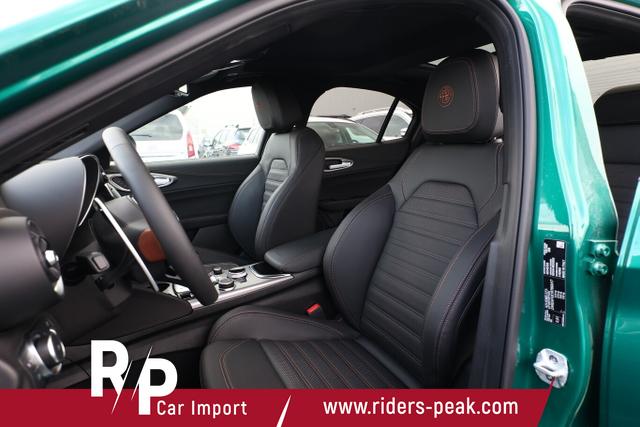 Alfa Romeo Giulia Intensa 2.2 D 210 AT8 Q4 Matrix Pano Nav 