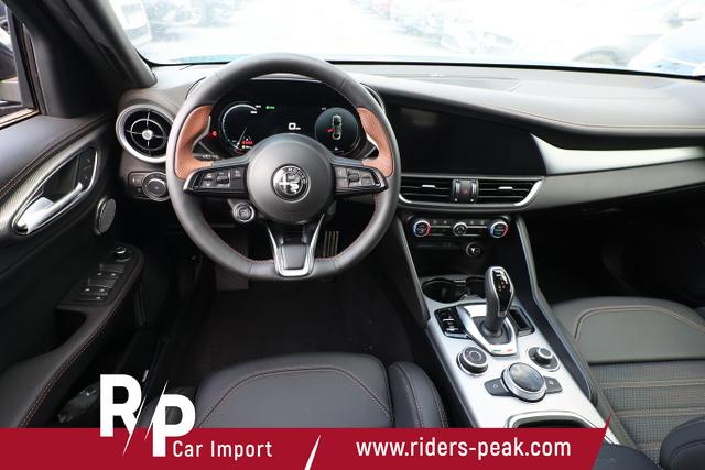 Alfa Romeo Giulia Intensa 2.2 D 210 AT8 Q4 Matrix Pano Nav 