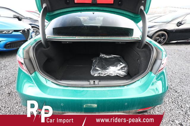 Alfa Romeo Giulia Intensa 2.2 D 210 AT8 Q4 Matrix Pano Nav 