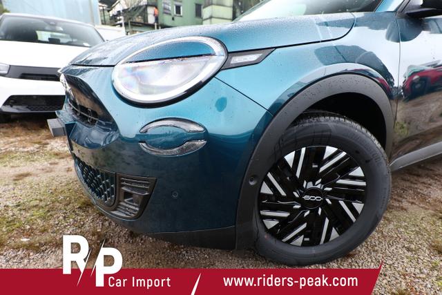 Fiat 600 MHEV 145 DCT LED Nav ACC Kam Keyl Klimaaut 