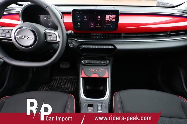 Fiat 600e RED 54kWh 11kW-OBC CarPlay W&auml;rmepumpe PDC 