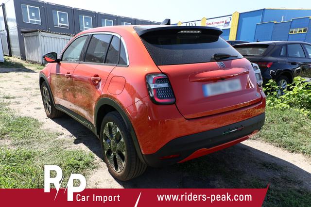 Fiat 600 La Prima 11kW-OBC W&auml;rmeP Massage Nav Keyl 