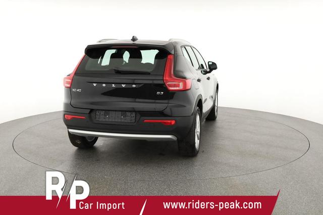 Volvo XC40 Core 2WD B3 Mild-Hybrid Core, Navi, Thors Hammer, Winter, Kamera, el. Klappe 