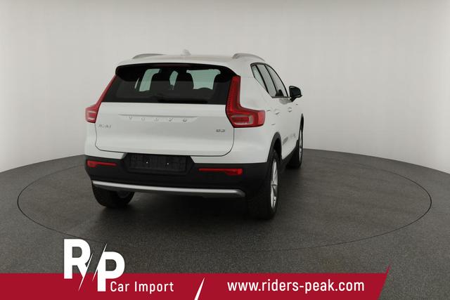 Volvo XC40 Core 2WD B3 Mild-Hybrid Core, Navi, Thors Hammer, Winter, Kamera, el. Klappe 