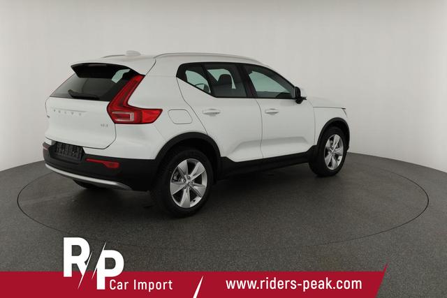 Volvo XC40 Core 2WD B3 Mild-Hybrid Core, Navi, Thors Hammer, Winter, Kamera, el. Klappe 