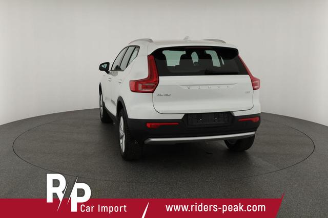 Volvo XC40 Core 2WD B3 Mild-Hybrid Core, Navi, Thors Hammer, Winter, Kamera, el. Klappe 