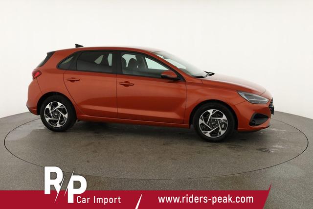 Hyundai i30 1.0 T-GDI DCT Family, Navi, Kamera, LED, 16-Zoll, Winterpaket 