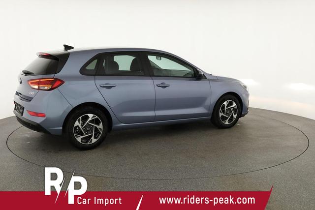 Hyundai i30 1.0 T-GDI DCT Family, Navi, Kamera, LED, 16-Zoll, Winterpaket 