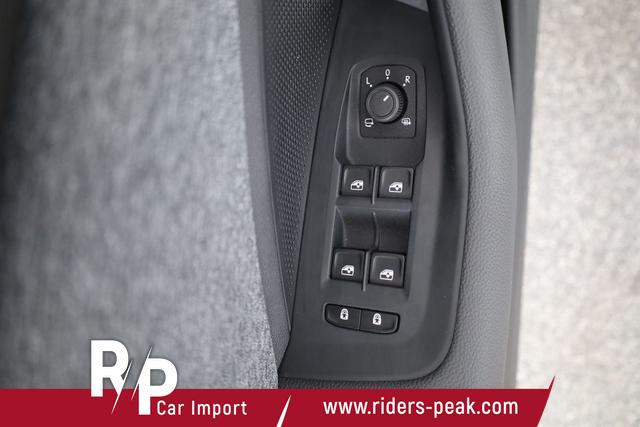 Skoda Superb Combi 2.0 TDI 142 kW 4x4 Selection DSG Selection, Standheizung, Pano, AHK, Navi, Matrix 