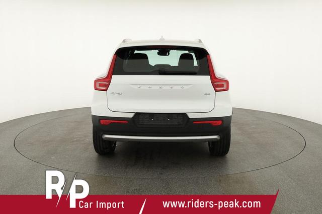 Volvo XC40 Core 2WD B3 Mild-Hybrid Core, Navi, Thors Hammer, Winter, Kamera, el. Klappe 
