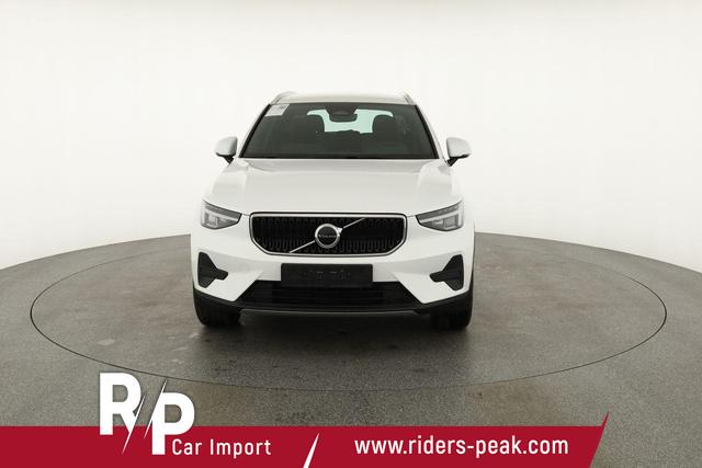 Volvo XC40 Core 2WD B3 Mild-Hybrid Core, Navi, Thors Hammer, Winter, Kamera, el. Klappe 