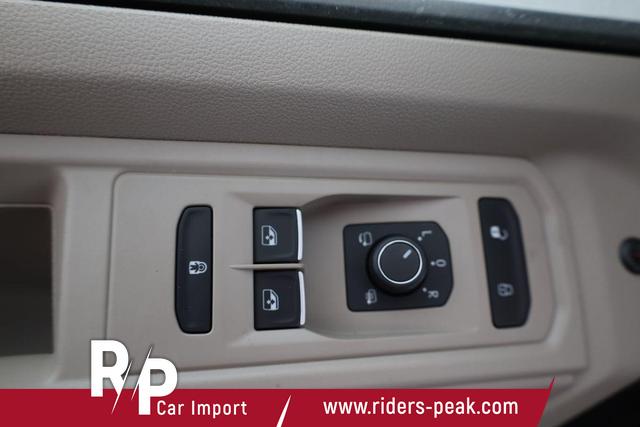 Volkswagen T7 Multivan Edition lang TDI DSG lang, 7-Sitzer, IQ.Light, AHK, Navi 