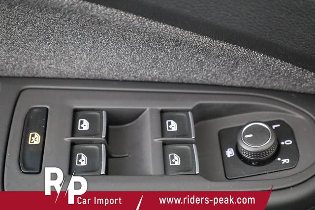 Volkswagen Golf Move eTSI VIII Variant 1.0 DSG Move, Kamera, LED, Navi, Parklenk 