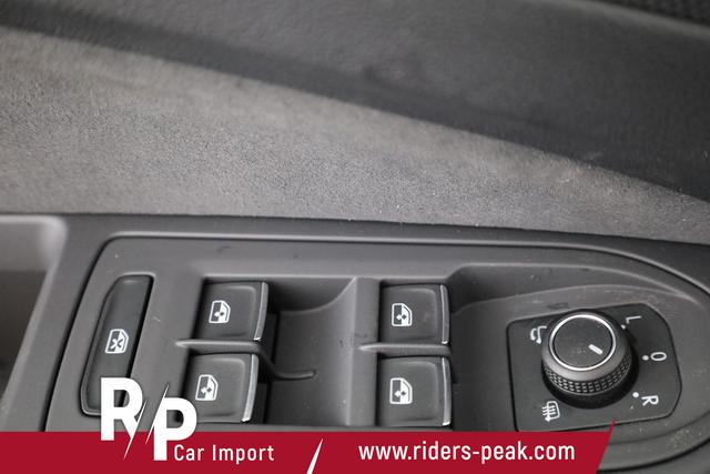 Volkswagen Golf 1.5 eTSI 110 kW R-Line VIII DSG R-LINE, LED- Plus, 18-Zoll, Navi, Winterpaket 