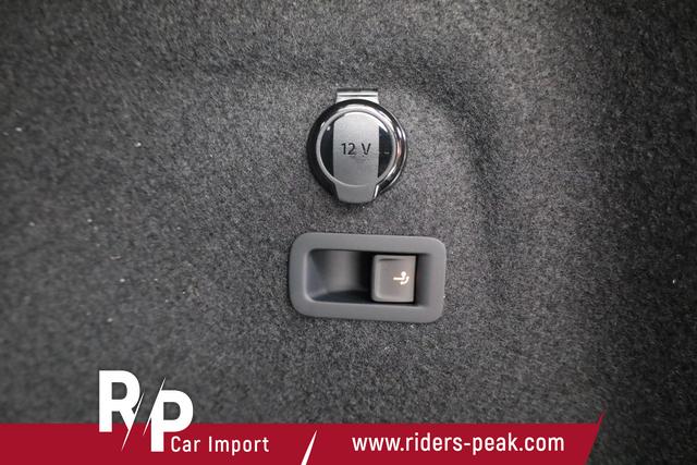 Volkswagen Golf 1.5 eTSI 110 kW R-Line VIII Variant DSG R-LINE, AHK, easyOpen, Navi, 18-Zoll, LED-Plus 