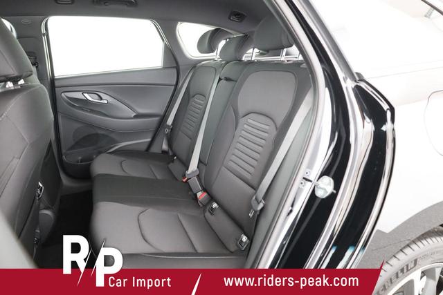 Hyundai i30 Kombi 1.0 T-GDI DCT Family, Navi, ACC, Side, Winter, 17-Zoll, Klimaautomatik 