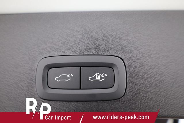 Volvo XC40 Core 2WD B3 Mild-Hybrid Core, AHK, Navi, LED, Winter, Kamera, el. Klappe 