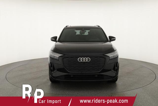 Audi Q4 e-tron 45 basis quattro S-LINE, Pano, AHK, 20-Zoll, Matrix, Optikpaket schwarz 