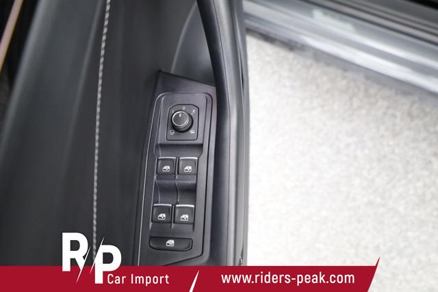 Volkswagen T-Roc Style 1.5 TSI DSG Black Style, AHK, IQ.Light, 19-Zoll, easyOpen, Navi 