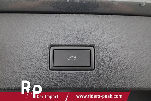 Volkswagen T-Roc Style 1.5 TSI DSG Black Style, AHK, IQ.Light, 19-Zoll, easyOpen, Navi 