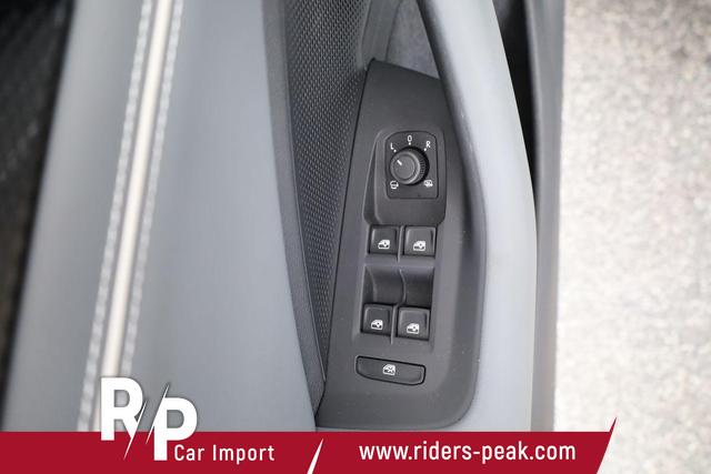 Volkswagen Passat Variant 1.5 eTSI 110 kW Business DSG Business, AHK, Navi, Side, Kamera 