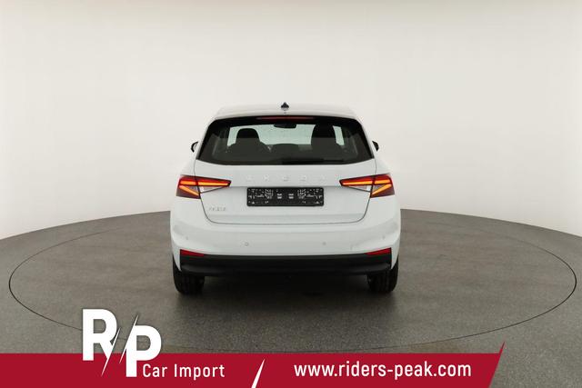 Skoda Fabia Selection 1.0 TSI Selection, AHK, Tempomat, Ladeboden, Park, Winterpaket, SmartLink, 4-J Garantie 