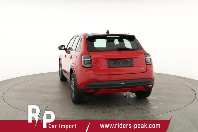 Fiat 600e 115 kW Red 115kWh, LED, APP-Connenct, 1-Hand 