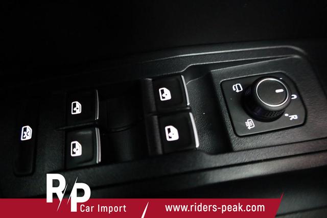 Volkswagen T-Roc Style 1.5 TSI DSG Black Style, AHK, IQ.Light, 19-Zoll, easyOpen, Navi 