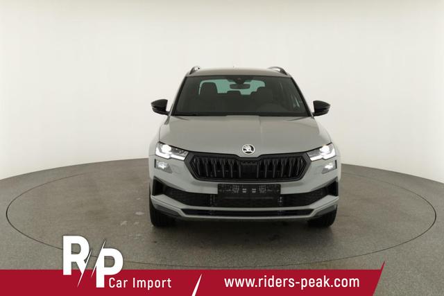 Skoda Karoq Sportline 1.5 TSI DSG Sportline, AHK, Navi, Matrix, Side, el. Klappe, Winter, 5 J.-Garantie, 19-Zoll 