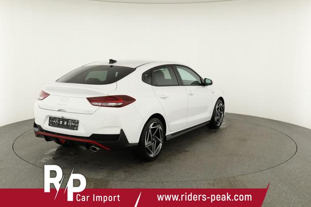 Hyundai i30 N Line 1.5 T-GDI DCT Fastback N-LINE, Navi, 18-Zoll, Kamera, LED, Winter 