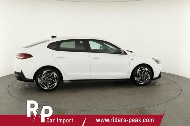 Hyundai i30 N Line 1.5 T-GDI DCT Fastback N-LINE, Navi, 18-Zoll, Kamera, LED, Winter 