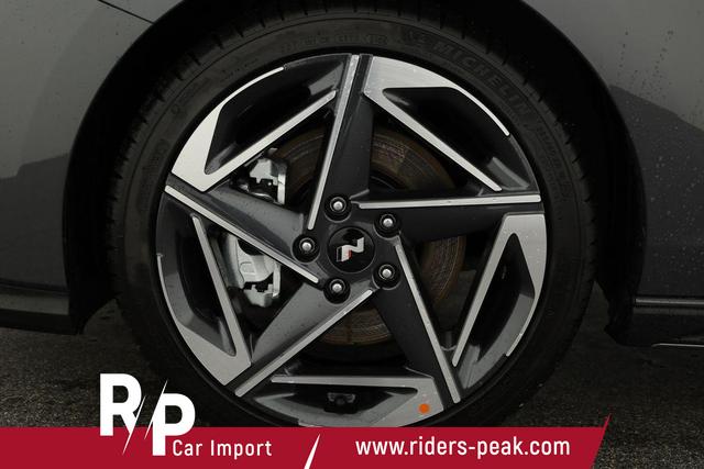 Hyundai i30 N Line 1.5 T-GDI DCT Fastback N-LINE, Navi, 18-Zoll, Kamera, LED, Winter 