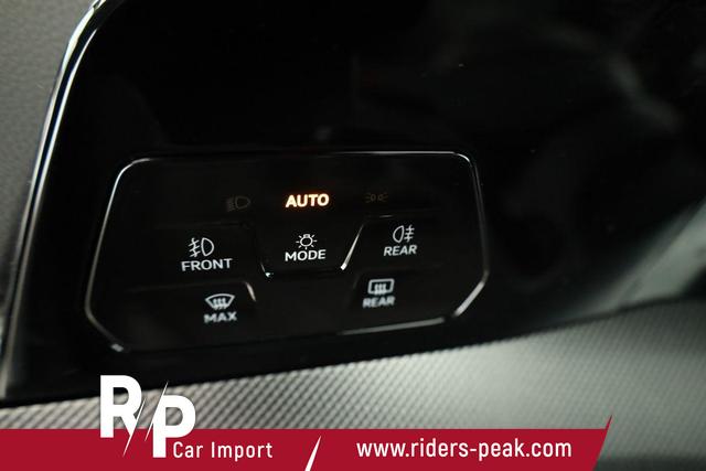 Volkswagen Golf 2.0 TSI 195 kW GTI VIII DSG Black Style, Pano, Navi, Side, Matrix, AreaView, Winter, 19-Zoll 