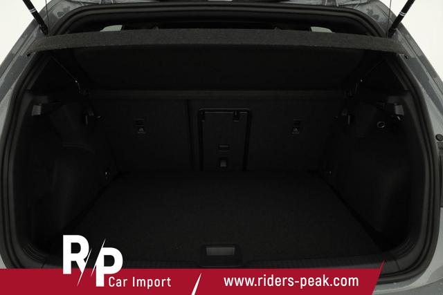 Volkswagen Golf 2.0 TSI 195 kW GTI VIII DSG Black Style, Pano, Navi, Side, Matrix, AreaView, Winter, 19-Zoll 